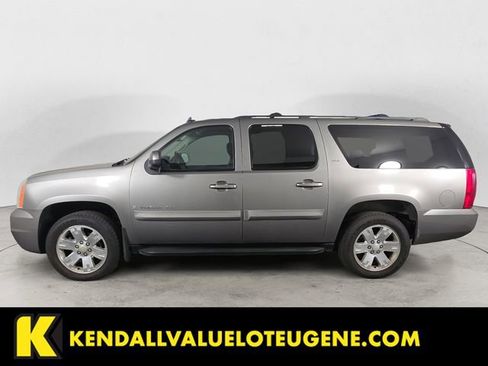 Used 2008 GMC Yukon XL SLT image 2
