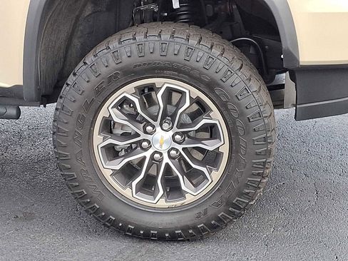 Used 2022 Chevrolet Colorado ZR2 image 9