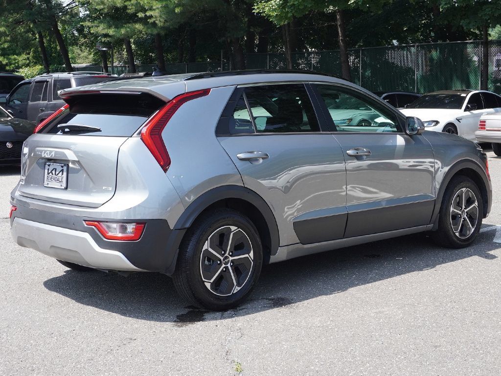 Used 2023 Kia Niro EX FWD image 10