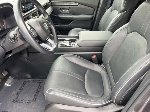 Used 2023 Honda Pilot Elite image 12