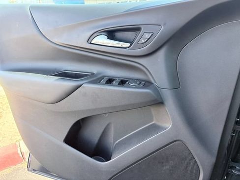 Used 2022 Chevrolet Equinox LT FWD image 11