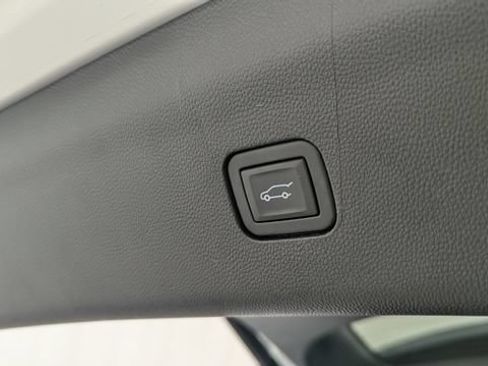 Certified 2024 Buick Enclave Essence FWD image 33