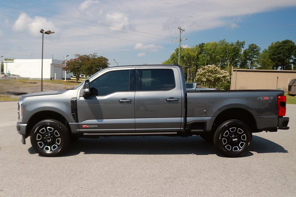 Used 2025 Ford F350 Platinum AWD/4WD image 4
