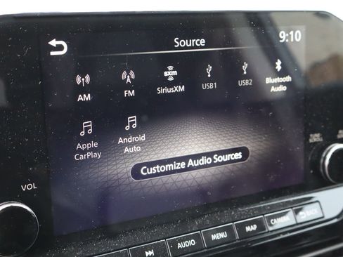 Used 2024 Nissan Pathfinder SL w/ Lighting Package (N92) FWD image 9