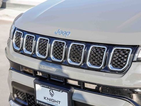 Used 2024 Jeep Compass Limited image 6