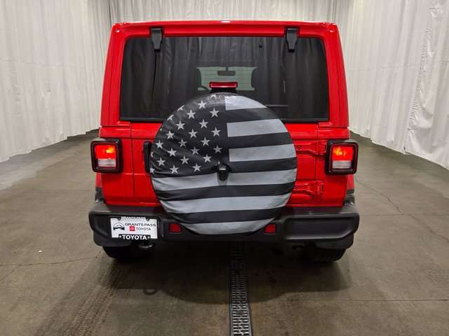 Used 2022 Jeep Wrangler Unlimited Sahara w/ Cold Weather Group AWD/4WD image 6