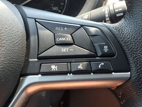 Used 2023 Nissan Kicks SR w/ SR Premium Package FWD image 22