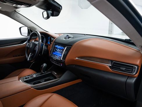 Used 2018 Maserati Levante S GranLusso AWD/4WD image 26