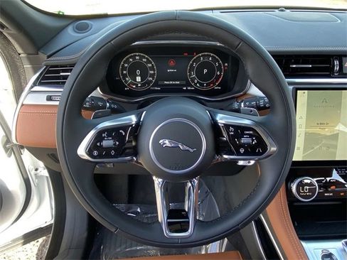 New 2025 Jaguar F-PACE R-Dynamic S image 7