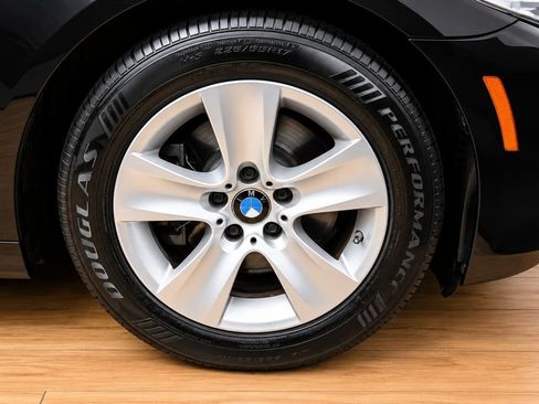 Used 2013 BMW 528i xDrive Sedan AWD/4WD image 9