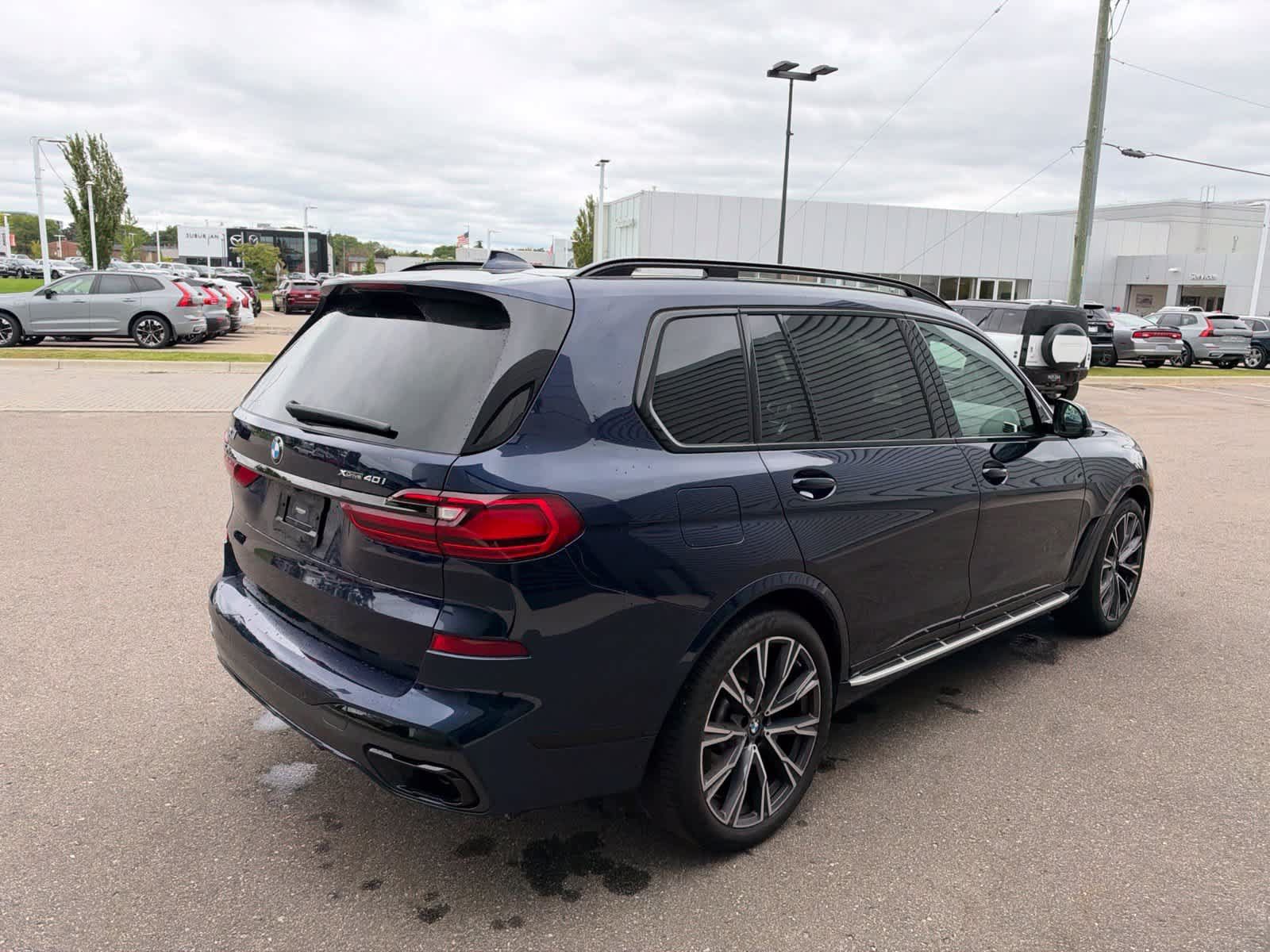 Used 2022 BMW X7 xDrive40i w/ M Sport Package AWD/4WD image 5