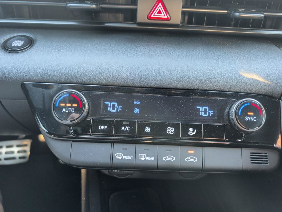 Certified 2025 Hyundai Elantra Sport FWD image 18