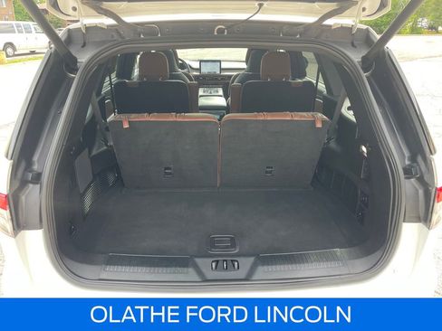 Certified 2021 Lincoln Aviator Grand Touring w/ Equipment Group 302A AWD/4WD image 28