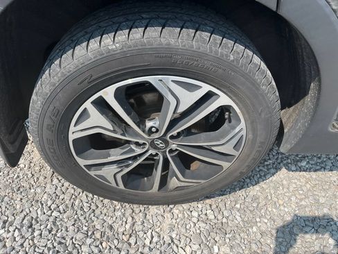 Used 2020 Hyundai Santa Fe Limited AWD/4WD image 22