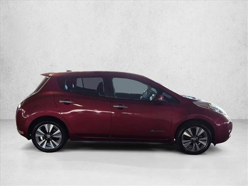 Used 2015 Nissan Leaf SL w/ Premium Package FWD image 4
