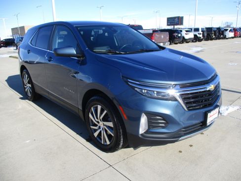 Used 2024 Chevrolet Equinox LT image 11