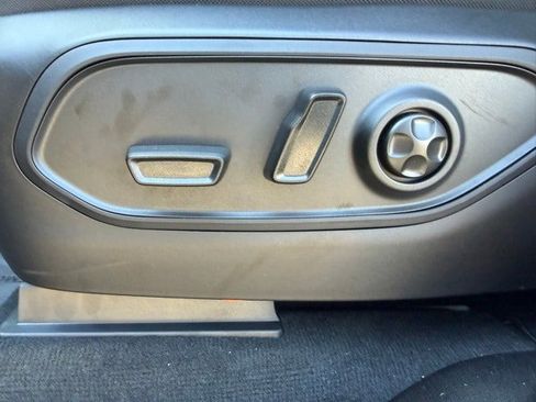 New 2025 Jeep Grand Cherokee Altitude image 10