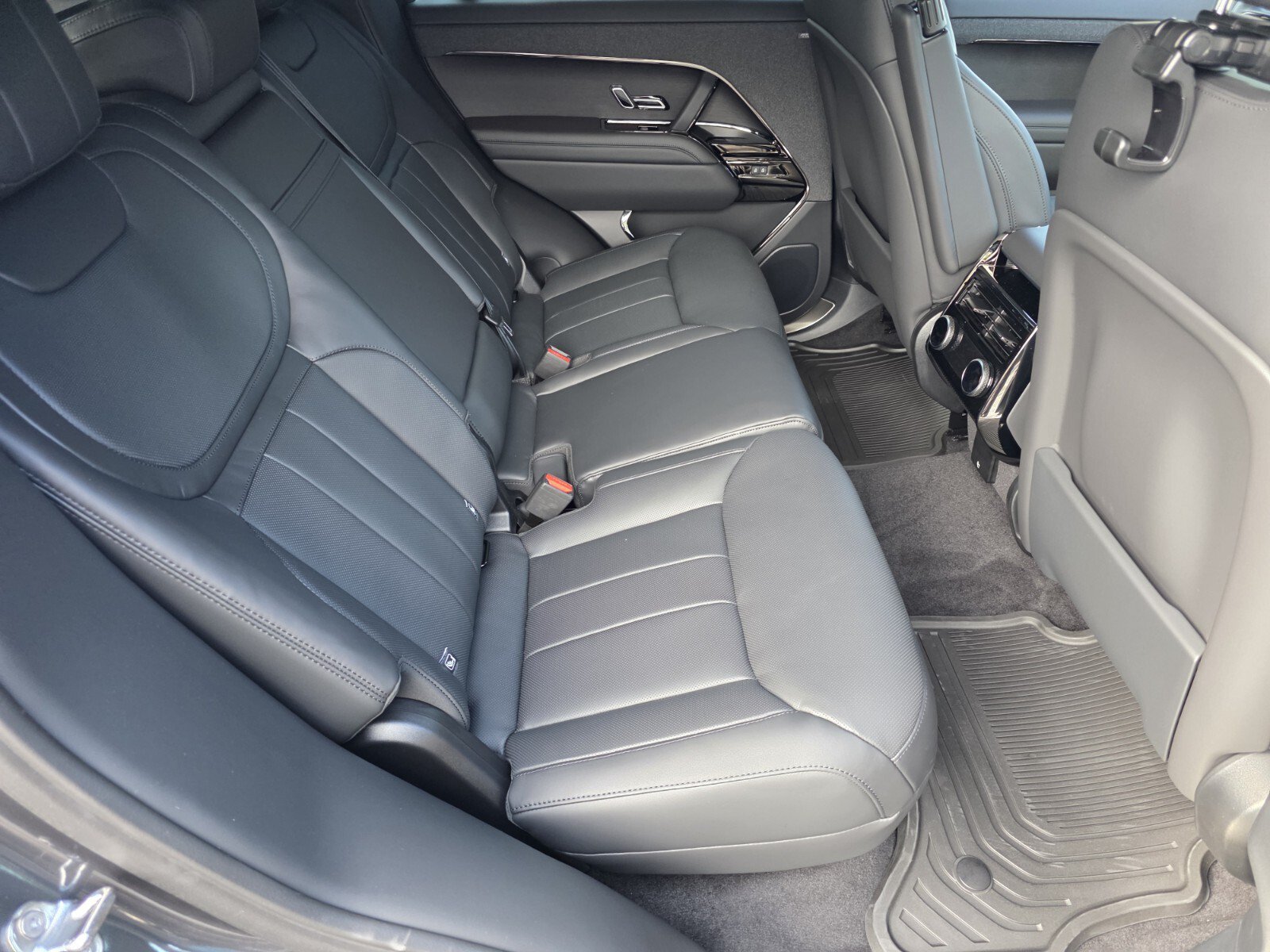 New 2026 Land Rover Range Rover Sport Dynamic SE AWD/4WD image 5