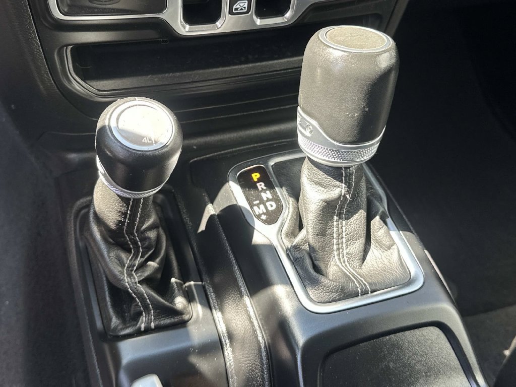 Used 2022 Jeep Gladiator Overland w/ Popular Equipment Package AWD/4WD image 21