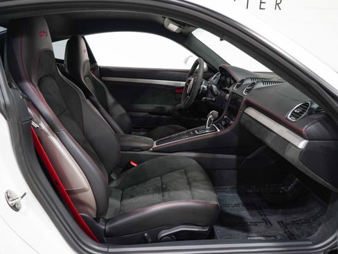 Used 2022 Porsche 718 Cayman GT4 RWD image 14