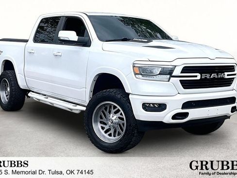 Used 2022 RAM 1500 Laramie AWD/4WD image 1