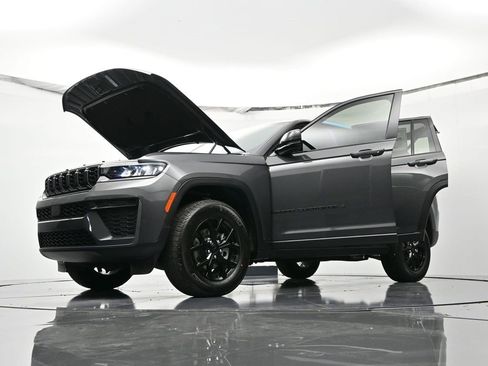 New 2026 Jeep Grand Cherokee Altitude image 47