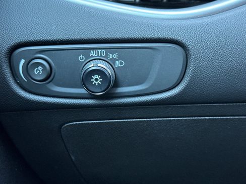 Used 2022 Chevrolet Malibu LS w/ Driver Confidence Package II image 28