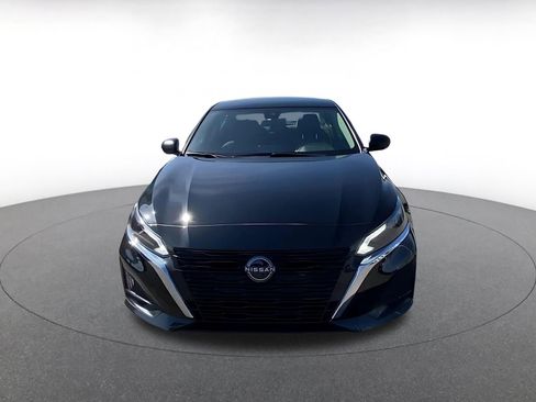 Used 2025 Nissan Altima 2.5 SV image 4