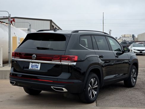 New 2026 Volkswagen Atlas SE image 4