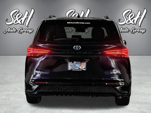 Used 2024 Toyota Sienna XSE w/ XSE Plus Package AWD/4WD image 24
