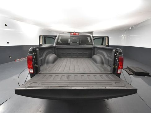 Used 2017 RAM 1500 Classic SLT image 32