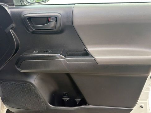 Used 2020 Toyota Tacoma SR w/ SR Convenience Package RWD image 19