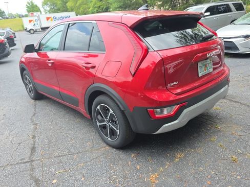Used 2025 Kia Niro LX FWD image 8