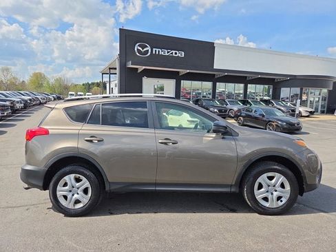Used 2014 Toyota RAV4 LE AWD/4WD image 6