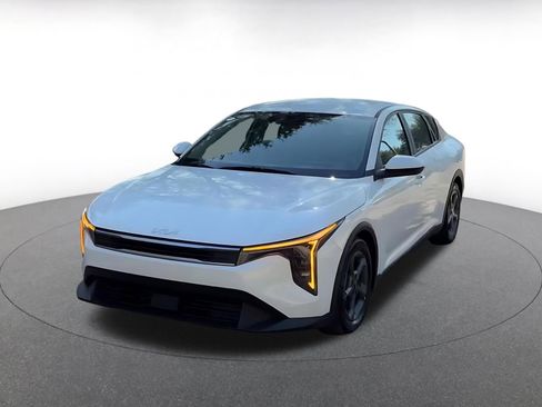 Used 2025 Kia K4 LXS image 7