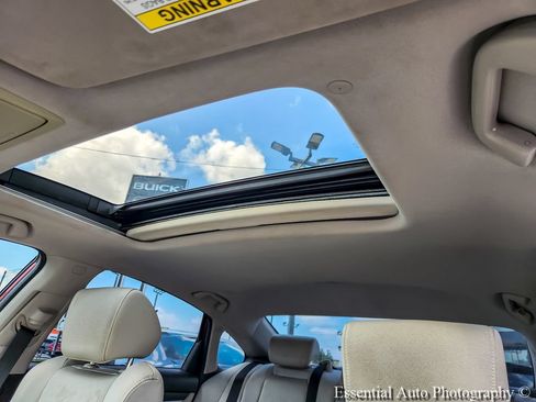 Used 2018 Honda Accord EX image 9