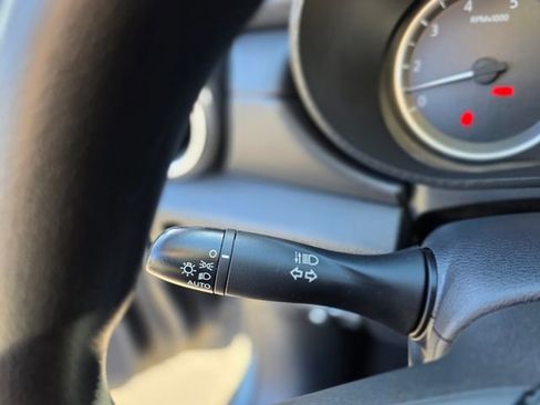 Used 2025 Nissan Versa S FWD image 33