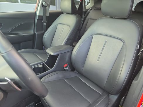 Certified 2024 Hyundai Kona Limited FWD image 15