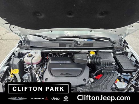 Used 2026 Chrysler Pacifica Select FWD image 27
