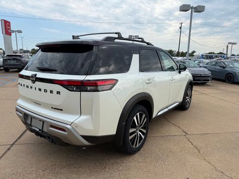 Certified 2024 Nissan Pathfinder Platinum FWD image 5