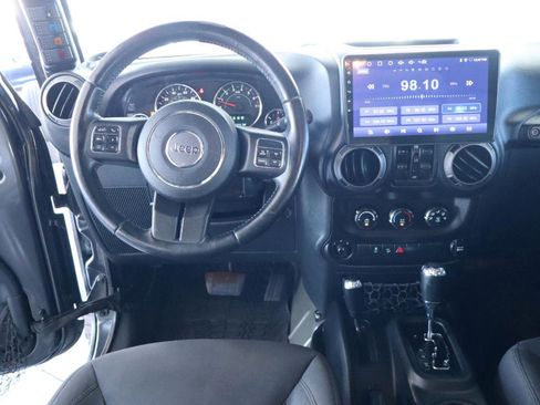 Used 2017 Jeep Wrangler Unlimited Sport w/ Quick Order Package 24S AWD/4WD image 17