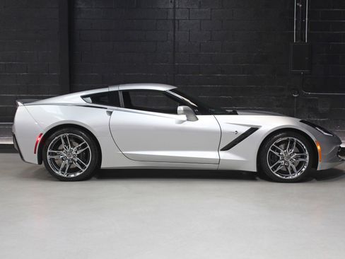 Used 2016 Chevrolet Corvette Stingray Coupe w/ 2LT Preferred Equipment Group RWD image 26