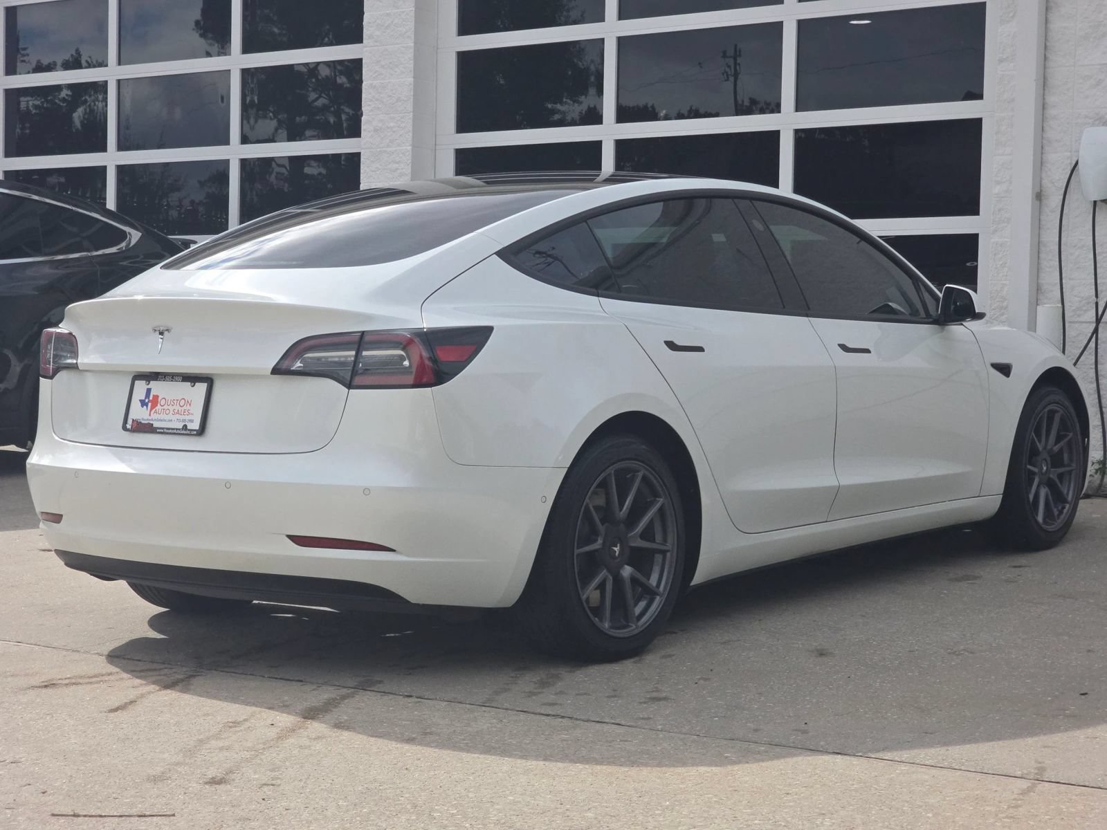 Used 2021 Tesla Model 3 Standard Range Plus RWD image 4