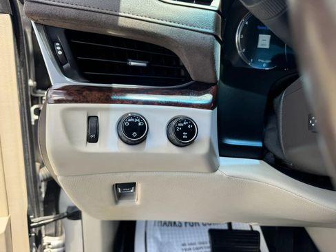 Used 2016 Cadillac Escalade ESV Premium AWD/4WD image 30