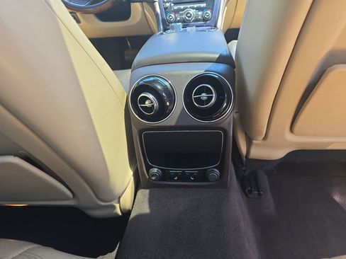Used 2013 Jaguar XJ image 13