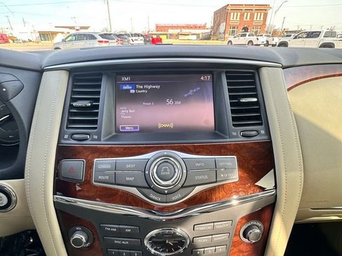 Used 2017 INFINITI QX80 4WD w/ Deluxe Technology Package image 14