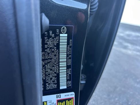 Used 2025 Lexus ES 300h w/ Premium Package image 43