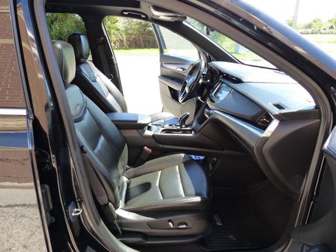 Used 2024 Cadillac XT6 Luxury w/ LPO, Floor Liner Package AWD/4WD image 49
