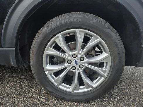 Certified 2023 Ford Explorer Limited AWD/4WD image 10