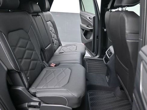 New 2026 Volkswagen Atlas Cross Sport SE FWD image 25
